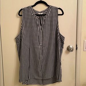 Black and white check top